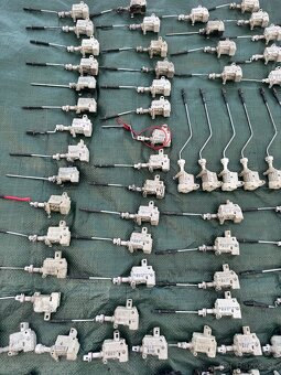 Motorčeky na ovládanie zámku nádrže - 6