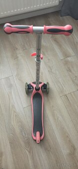 Kolobežka Globber Evo 4v1 Plus Neon Pink
 - 6