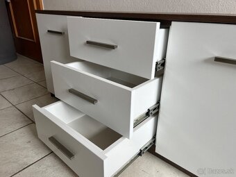 Skrinka pod TV - 6