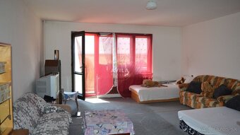 NA PREDAJ: 6-izb.,2-posch.,2-generačný RD s pozemkom 800m2 - - 6
