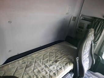Mercedes benz actros - 6