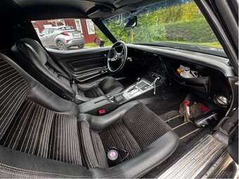 Chevrolet Corvette Stingray z roku 1974 - 6