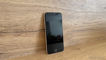 Apple iPhone SE 2022 128GB - 6
