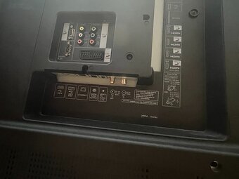 70 "Sharp LC-70UD20EN - 6