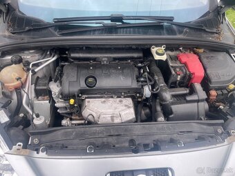Peugeot 308 1,6i 16v - 6