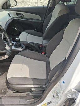 Rozpredám Chevrolet Cruze 1.6 91kw A16XER 2011 - 6
