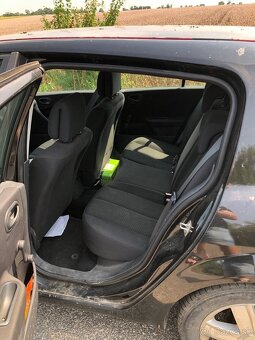 Renault Megane 1.5dci - 6