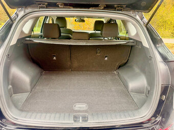 HYUNDAI Tucson 1.6 GDi Shadow + Navi - 6