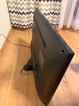 32” Samsung TV UE32J5572SU - 6