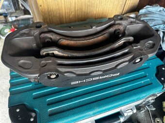 brzdový strmeň Porsche macan 7pp615123 - 6