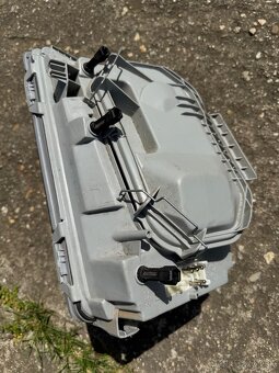 Svetlá Mercedes w124 - 6