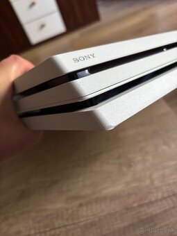 Sony PlayStation 4 Pro 1TB - 6