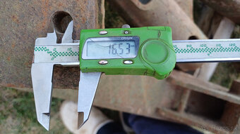 Štvorcový profil s držiakmi - 6