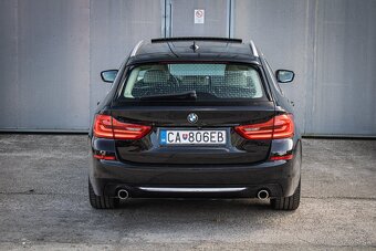 BMW 520d Touring Luxury Line, Pano, El. ťažné, Po servise - 6