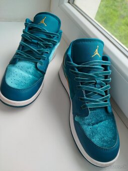 Jordan 1 mid - 6