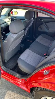 Škoda Octavia Tour 1.6 75kw - 6