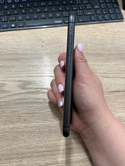 iPhone 11 64GB - 6