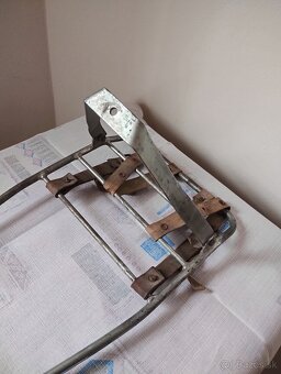 Prodám univerzální originální nosič na motocykl Jawa ČZ - 6