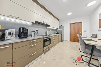 Na predaj: Krásny 2izbovy byt s balkónom a výhľadom na Brat - 6