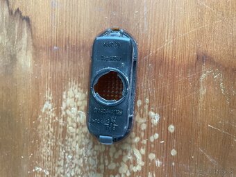 Predám bočné smerové svetlo – oranžové - 6