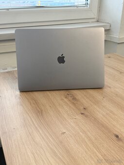 PREDANÉ Dobrý deň Ponúkam na predaj MacBook PRO 15 2017 - 6