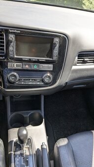 Predám Mitsubishi Outlander 3 2013 2,2DI-D 110kW - 7 miestne - 6