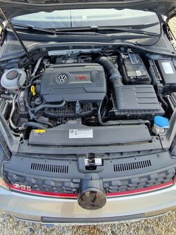 Volkswágen Golf GTi Performance AT/7 180kw naj.57000km - 6