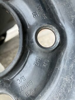 4ks 185/60 R15 M+S celorocne na diskoch 6Jx15H2 ET38 - 6