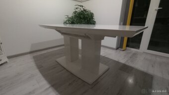 Jedálenský stôl - 6