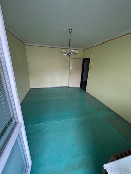 Predám 3 izbový byt s balkónom v centre v os. vlastníctve - 6