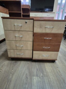 Predám kancelársky nábytok zo zrušenej prevádzky - 6