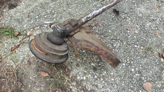 Krovinorez Husqvarna - 6