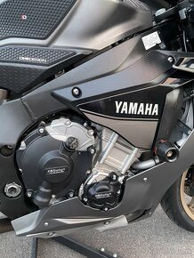 Yamaha R1 2016 - 6