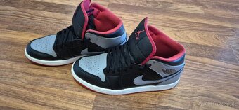 Predám pánske tenisky jordan nike c.44,5 - 6