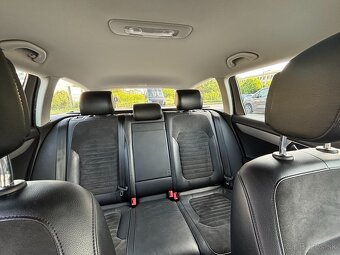 VW Passat Variant B7 1.4 TSI EcoFuel HIGHLINE - 6