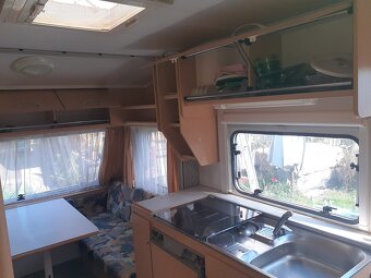 Karavan Delta 463D v dobrom stave, s veľkou markízou + strie - 6