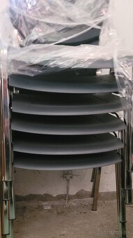 Predám plastovú stolička - 6