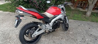 Suzuki gsr 600 - 6