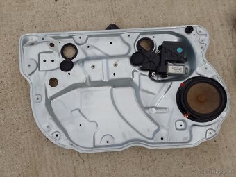 Predám mechanizmus sťahovania okien na vw Polo - 6