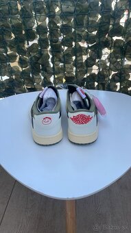 Air Jordan 1 Low OG “Olive” Travis Scott - 6