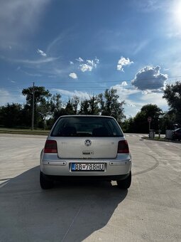 Volkswagen Golf 1.6 SR – pojazdný, vhodný na ND alebo opravu - 6