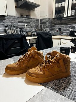 NIKE AIR FORCE 1 MID '07 - 6