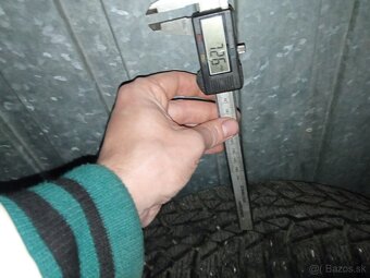 Predám zimnú sadu pneumatík 195/65 R15 rozteč 5x108 ford - 6