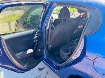  Znížená cena Peugeot 208 , 1560cm3 , 2015 - 6