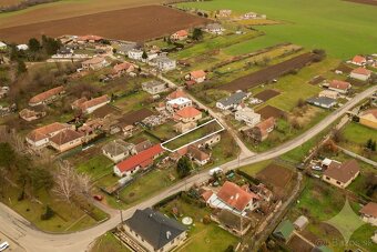 Exkluzívne na predaj stavebný pozemok v obci Kuzmice, okres - 6