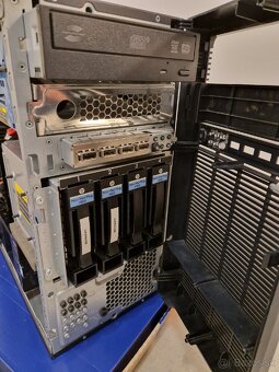 HP ProLiant ML110 G7 - 6