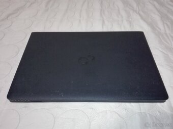 Fujitsu. i3-6006U.15,6“FHD. 1 000 GB. 12 GB DDR4. - 6