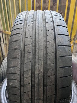 285/40 r23 a 325/35 r23 Pirelli P zero - 6