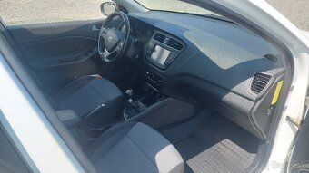 Hyundai i20 1.2i COOL 2019 - 6