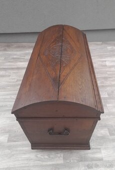 Truhlica dubová z roku 1812 . - 6